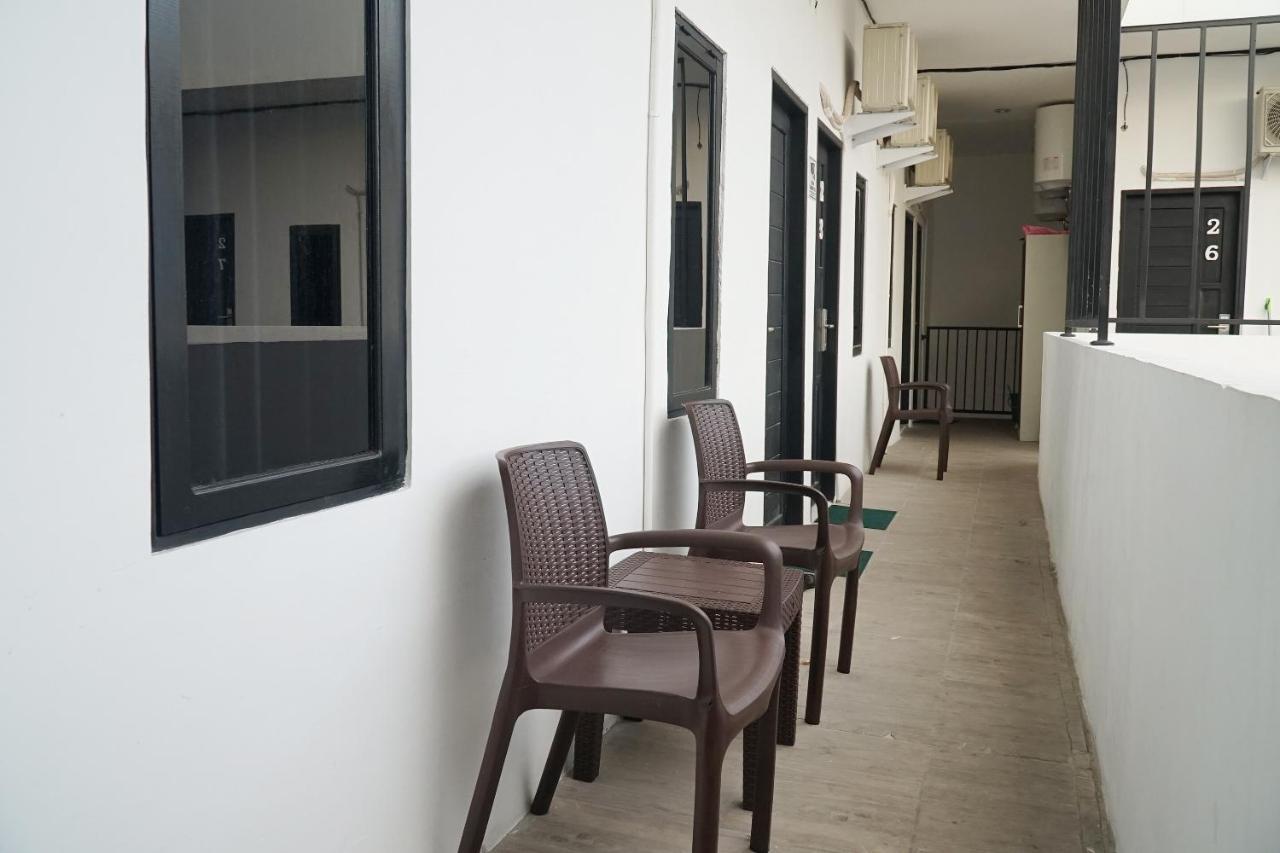 Reddoorz At Sani Guest House Balikpapan Bagian luar foto