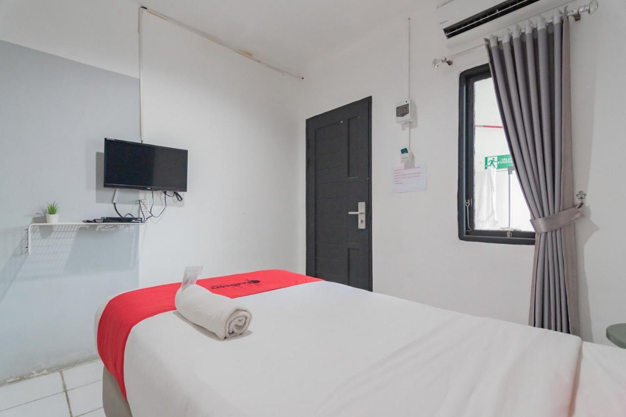 Reddoorz At Sani Guest House Balikpapan Bagian luar foto