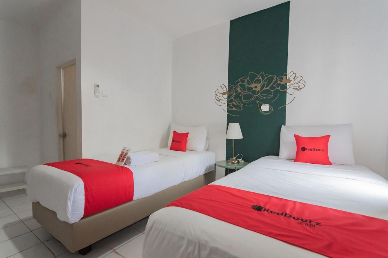 Reddoorz At Sani Guest House Balikpapan Bagian luar foto