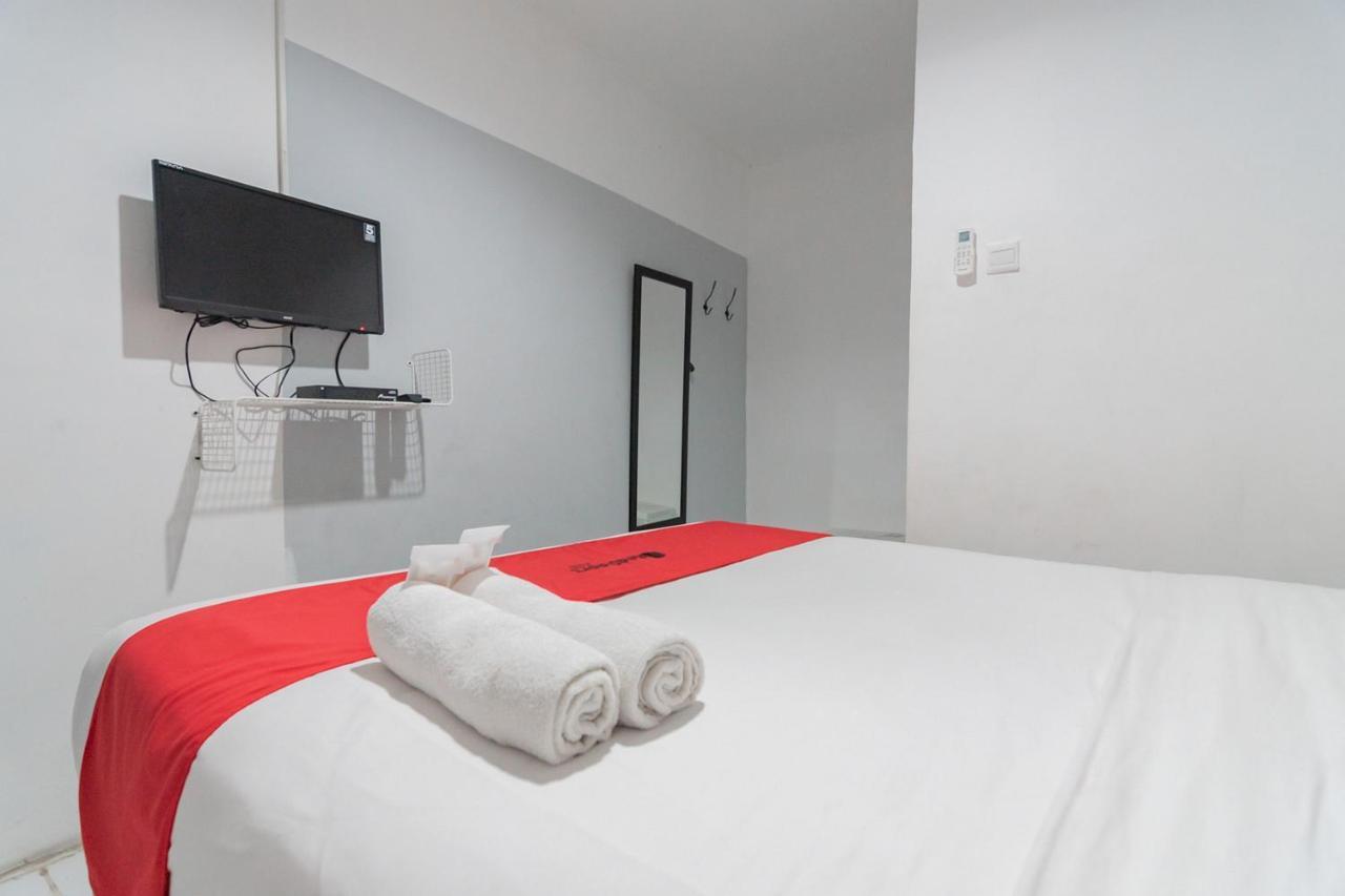 Reddoorz At Sani Guest House Balikpapan Bagian luar foto