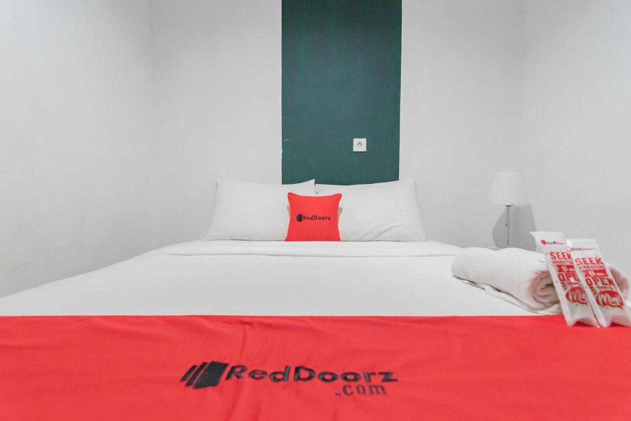 Reddoorz At Sani Guest House Balikpapan Bagian luar foto