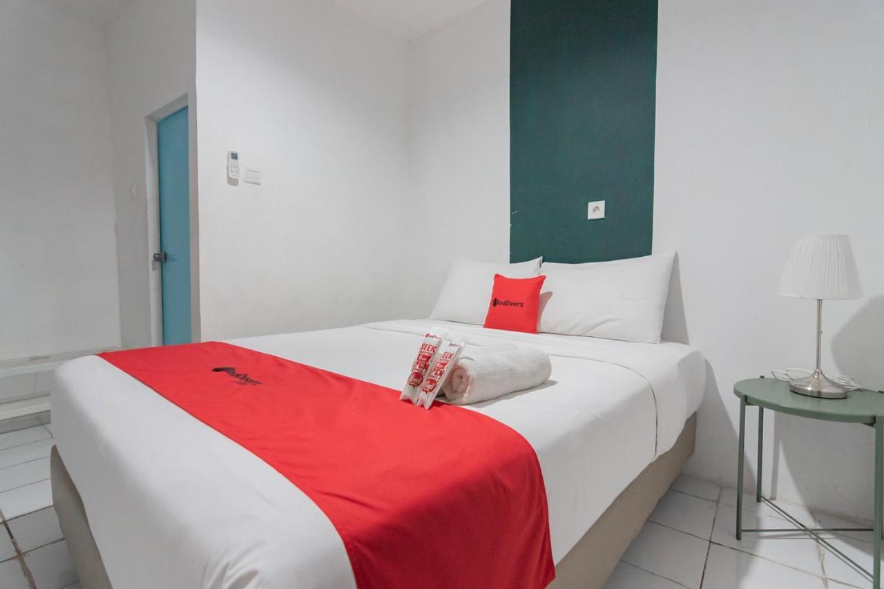 Reddoorz At Sani Guest House Balikpapan Bagian luar foto