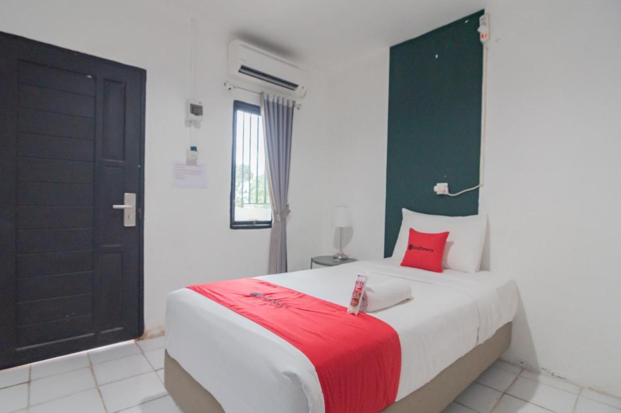 Reddoorz At Sani Guest House Balikpapan Bagian luar foto