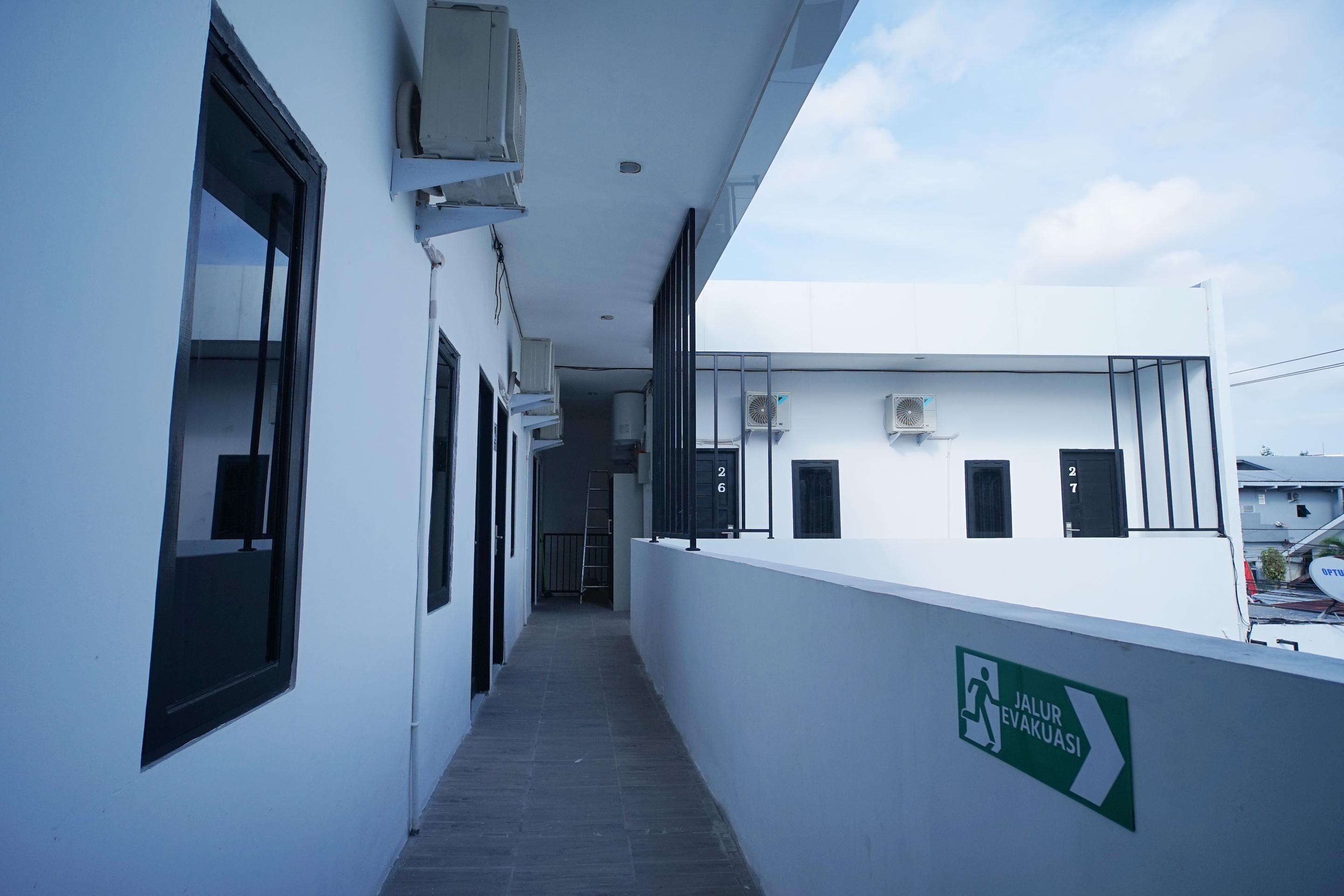 Reddoorz At Sani Guest House Balikpapan Bagian luar foto