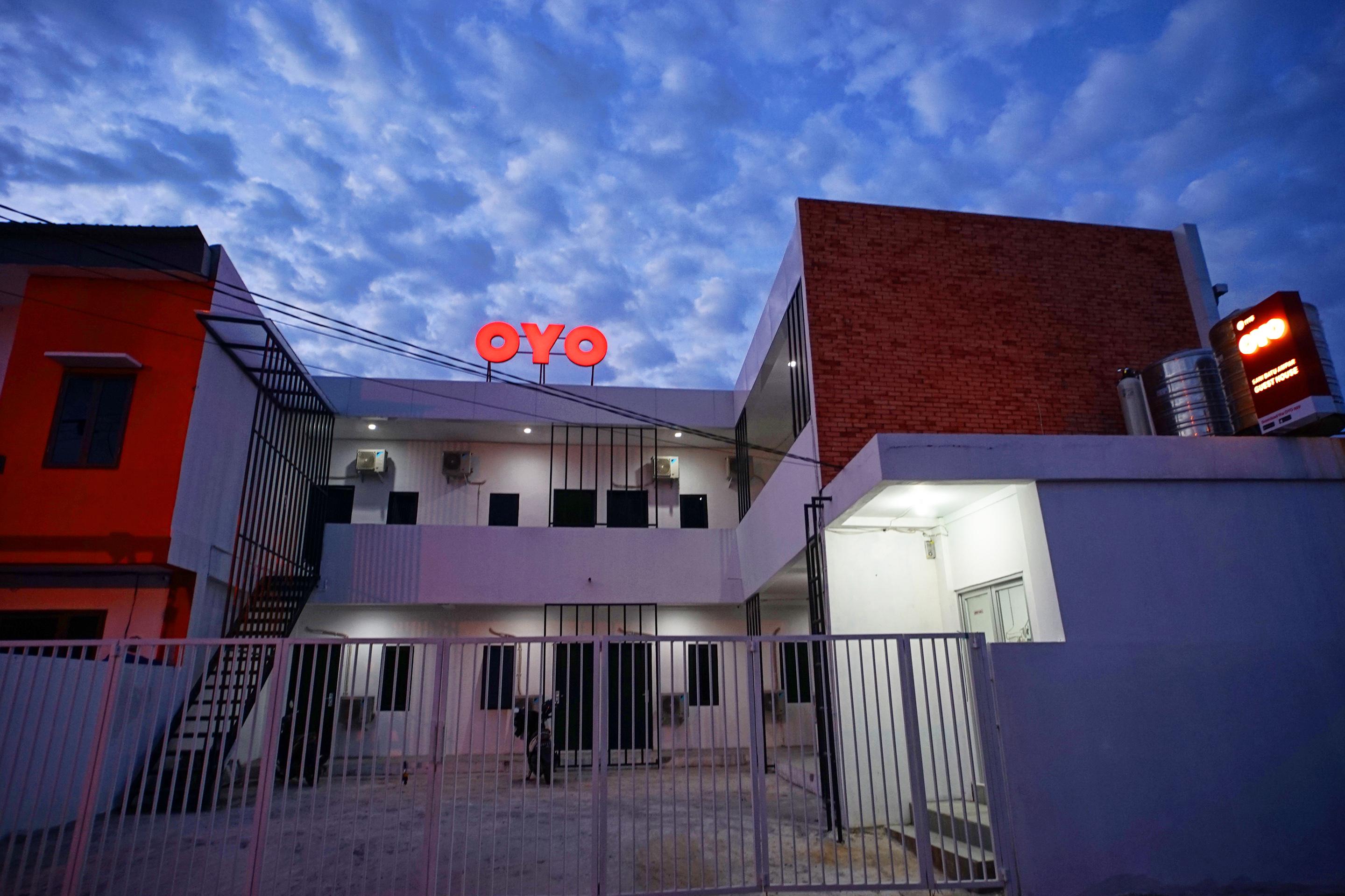 Reddoorz At Sani Guest House Balikpapan Bagian luar foto